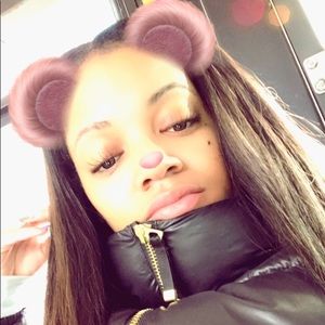 Meet your Posher, Shirlina